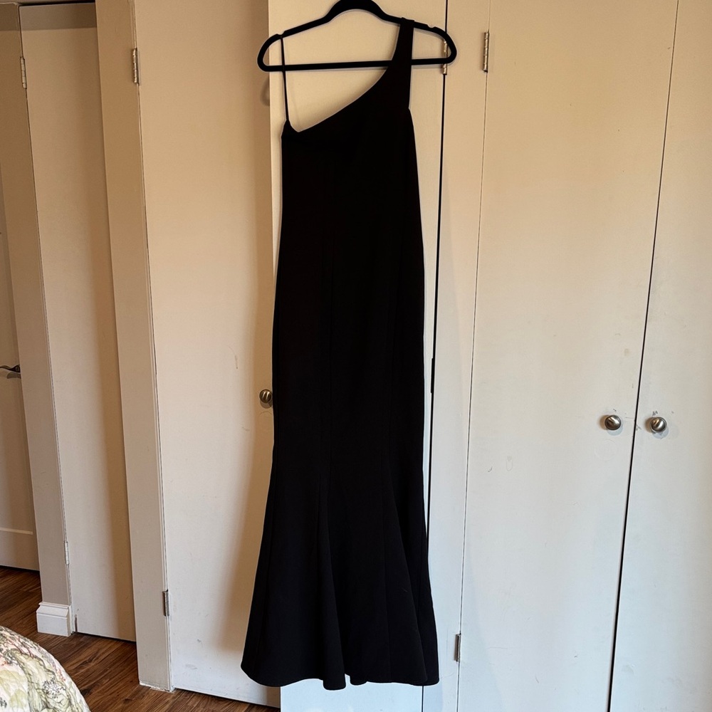 NBD Black One-Shoulder Evening Gown